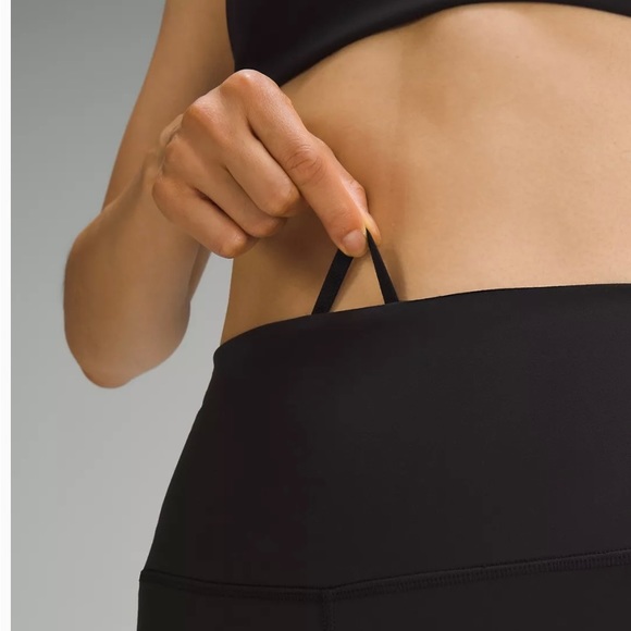 🖤NEW LULULEMON WUNDER TRAIN MESH PANEL CROP 21” - Picture 4 of 12